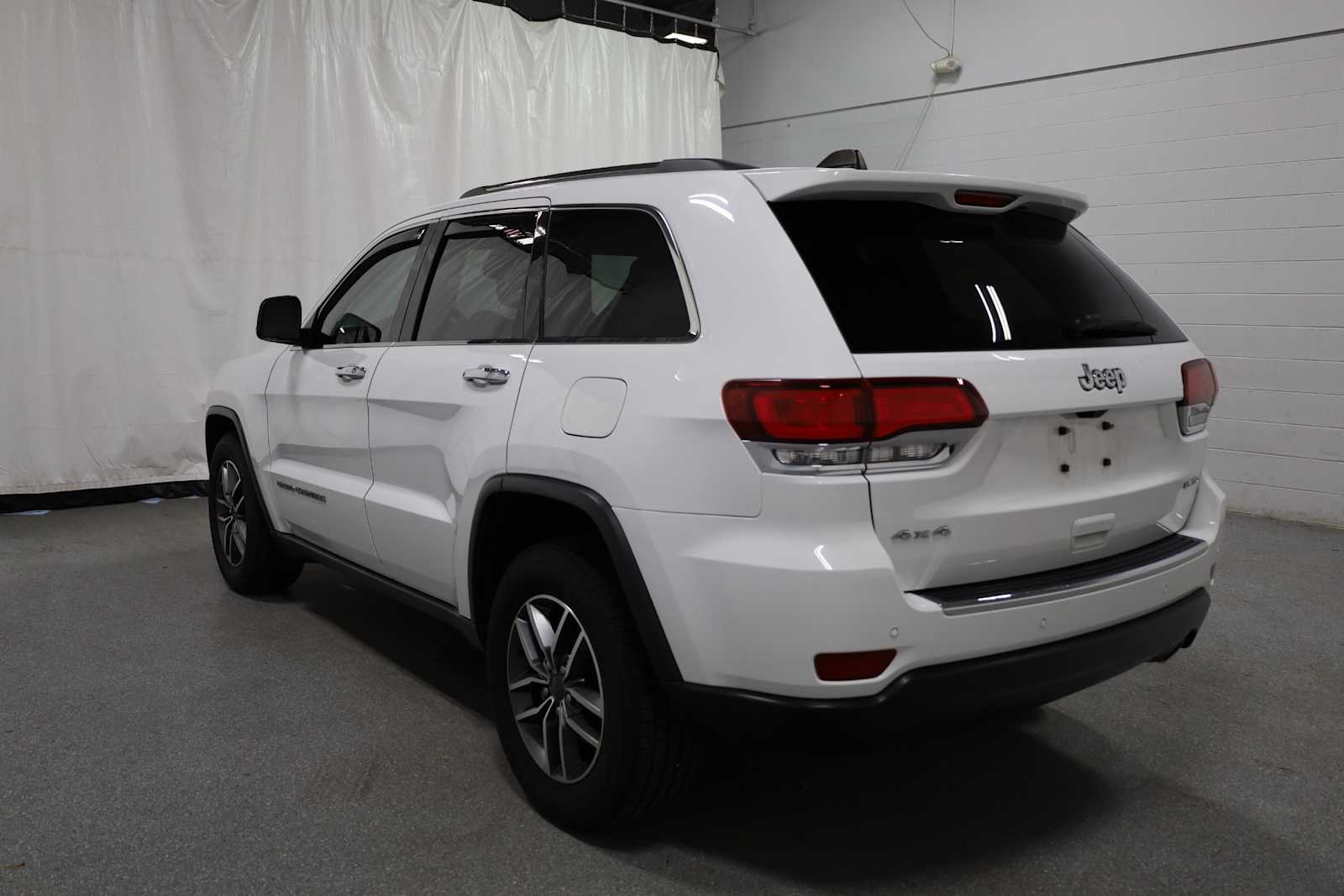 2021 Jeep Grand Cherokee Limited photo 2
