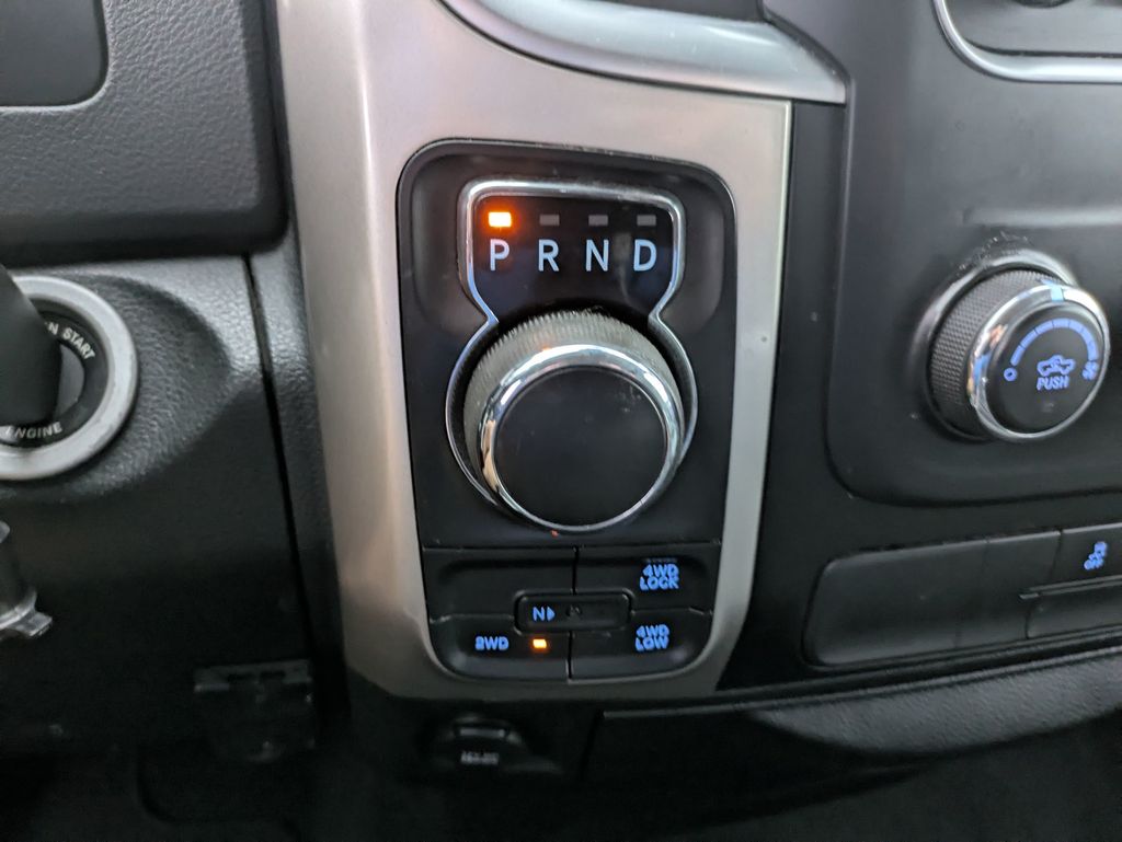 2016 Ram 1500 SLT photo 17