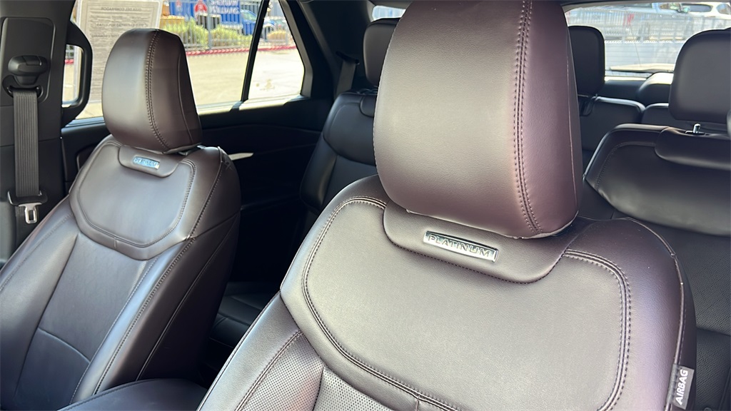 2025 Ford Explorer Platinum photo 11
