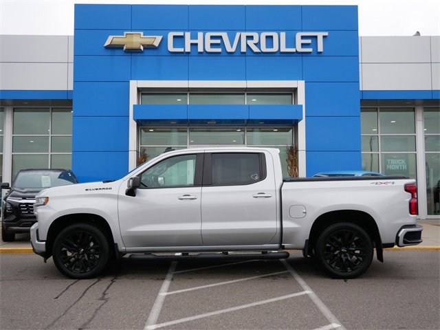 Used 2020 Chevrolet Silverado 1500 RST with VIN 1GCUYEEL5LZ258427 for sale in Roseville, Minnesota