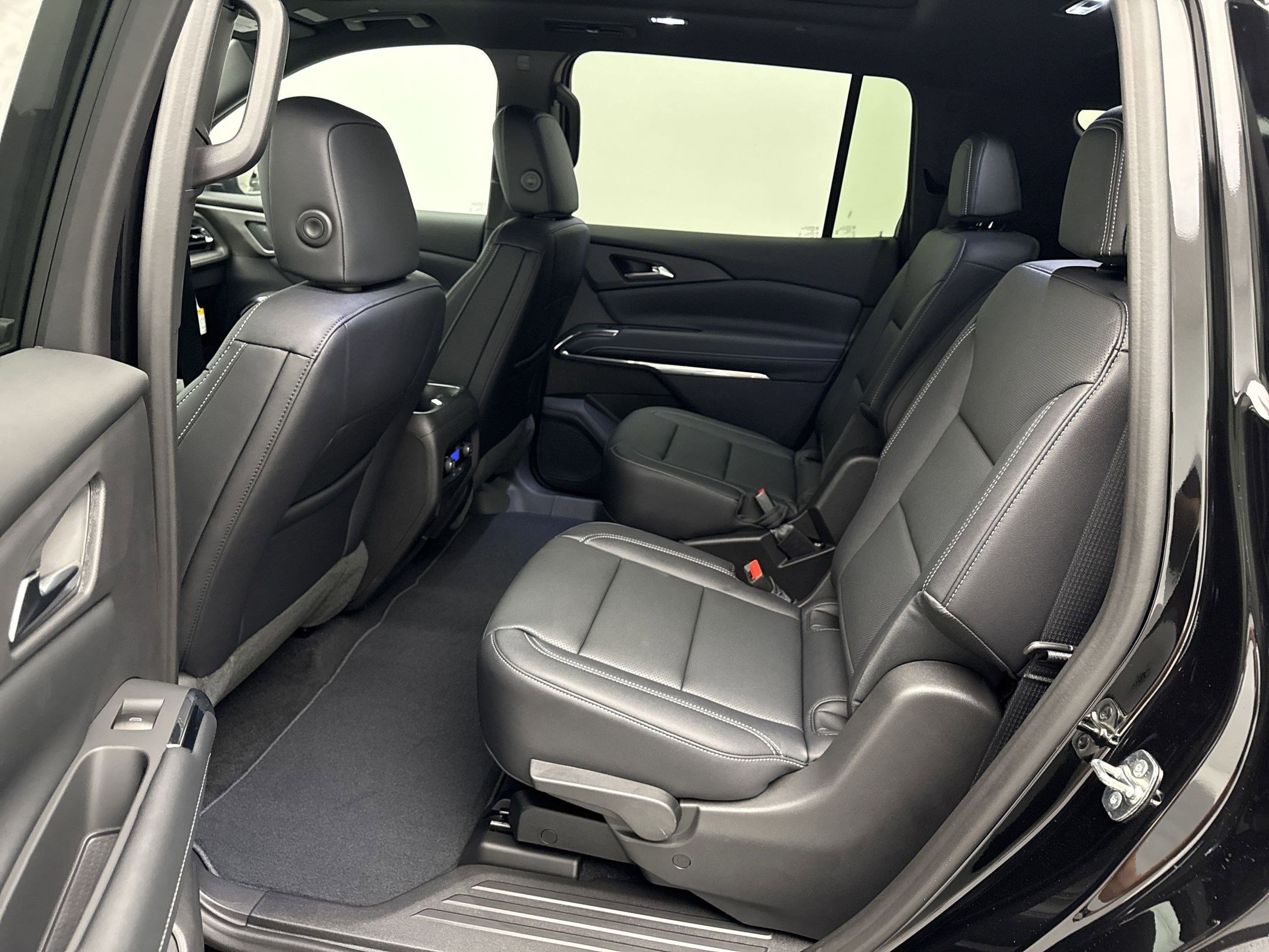 2026 Chevrolet Traverse photo 14