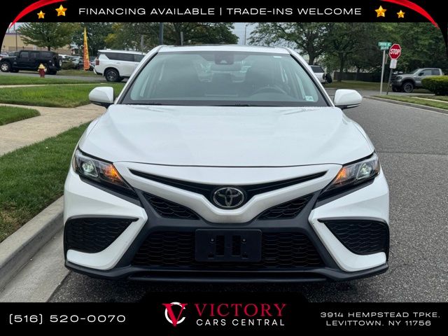 2023 Toyota Camry SE photo 2