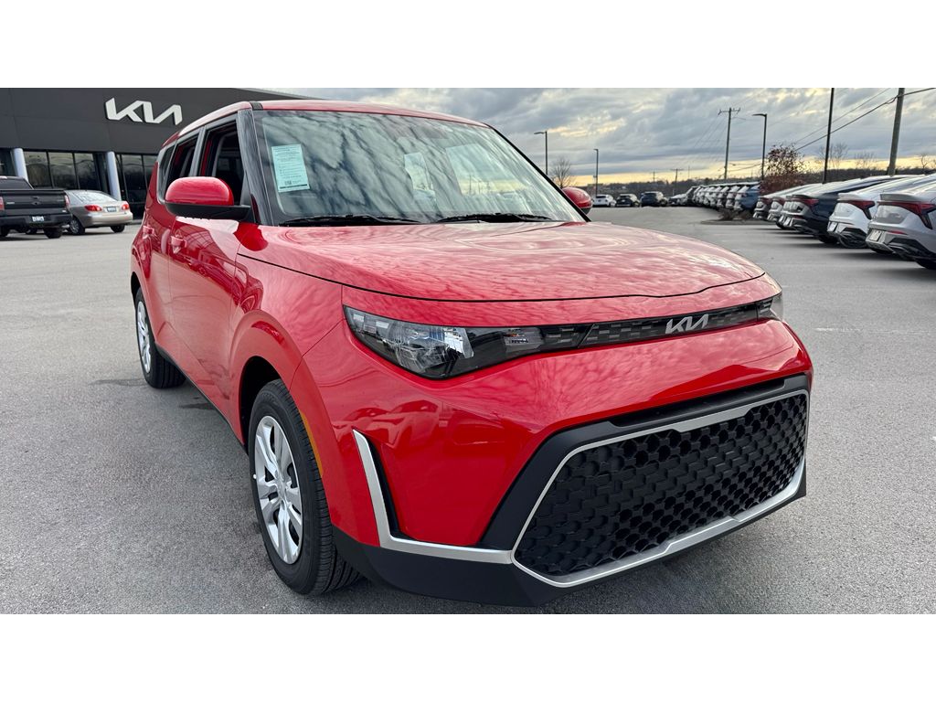 2025 Kia Soul LX's photo