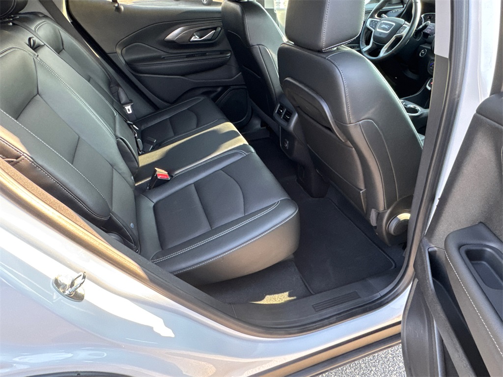 2023 Gmc Terrain SLT photo 13