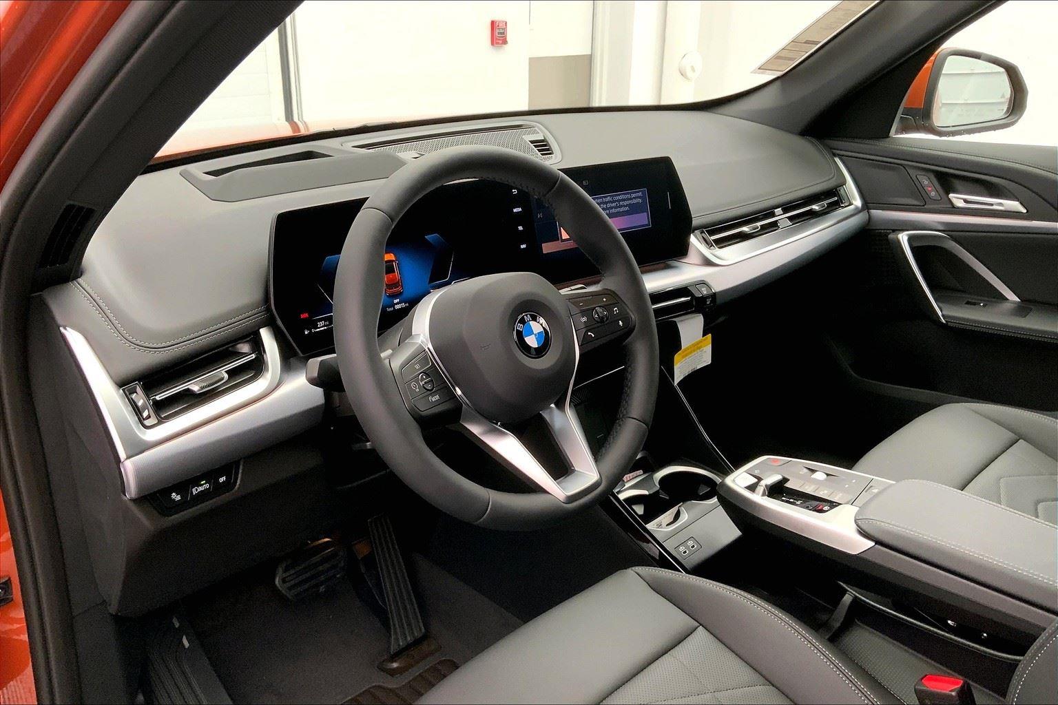 2025 Bmw X1 XDrive28i photo 3