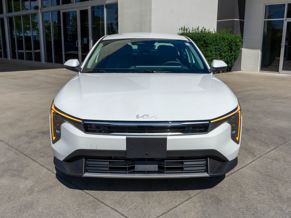 2025 Kia K4 EX photo 2