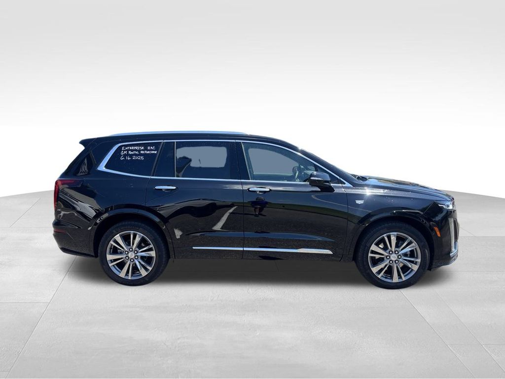 2025 Cadillac XT6 Premium Luxury photo 2