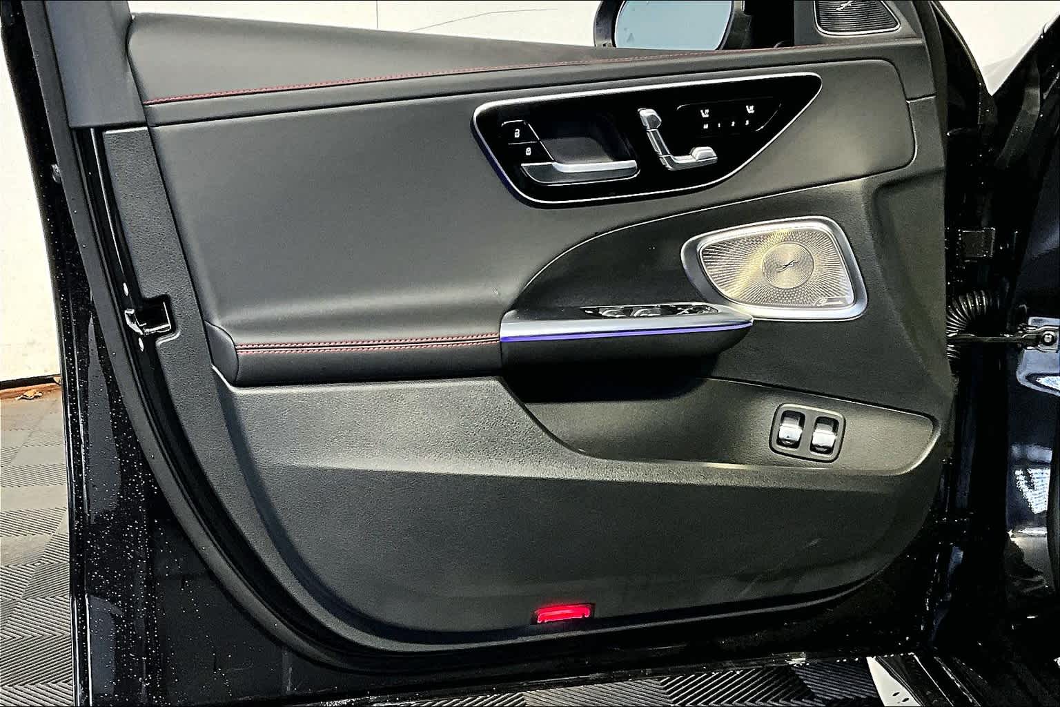 2025 Mercedes Benz C AMG 63 S E PERFORMANCE photo 11