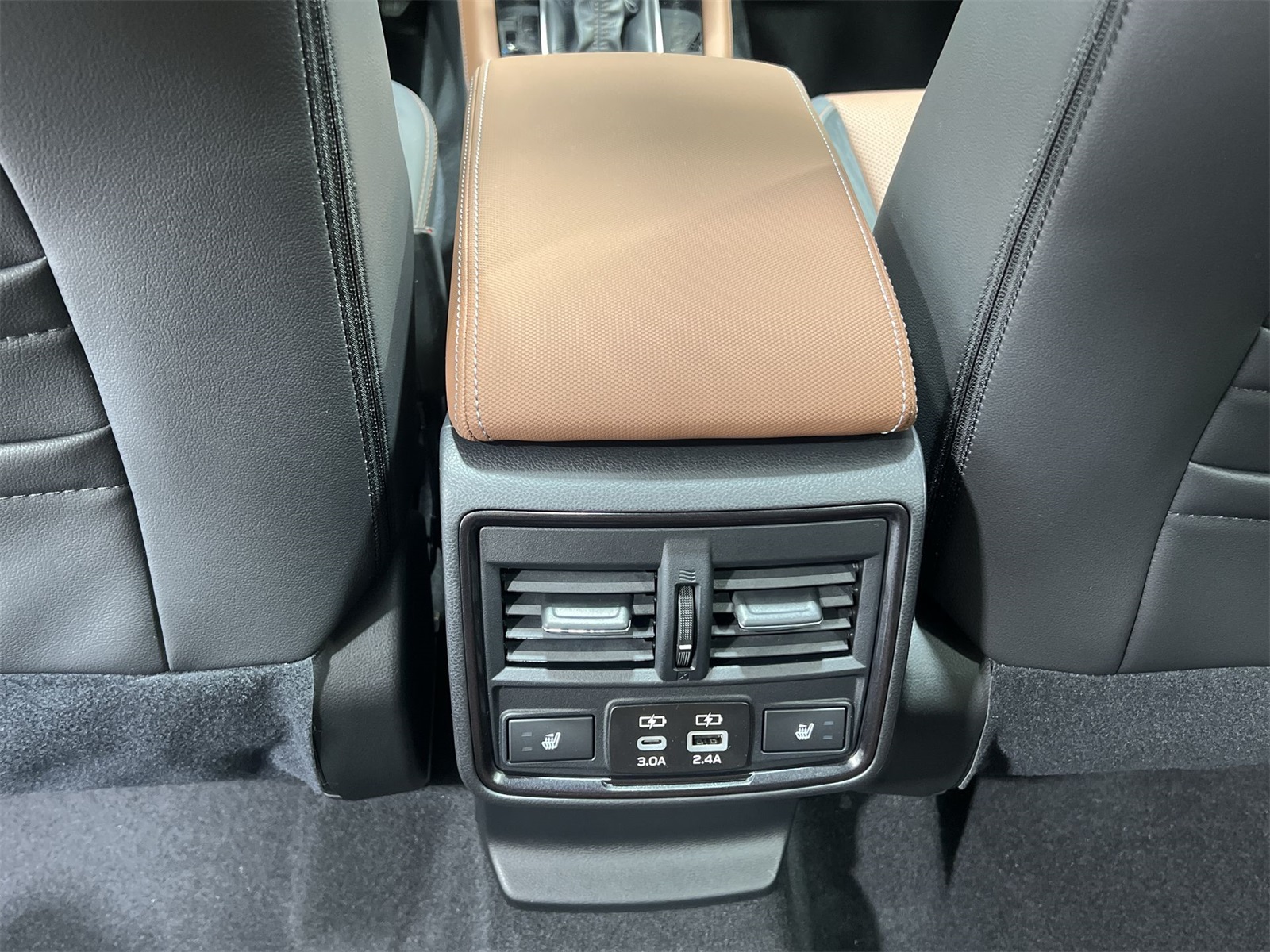 2025 Subaru Forester Touring photo 18