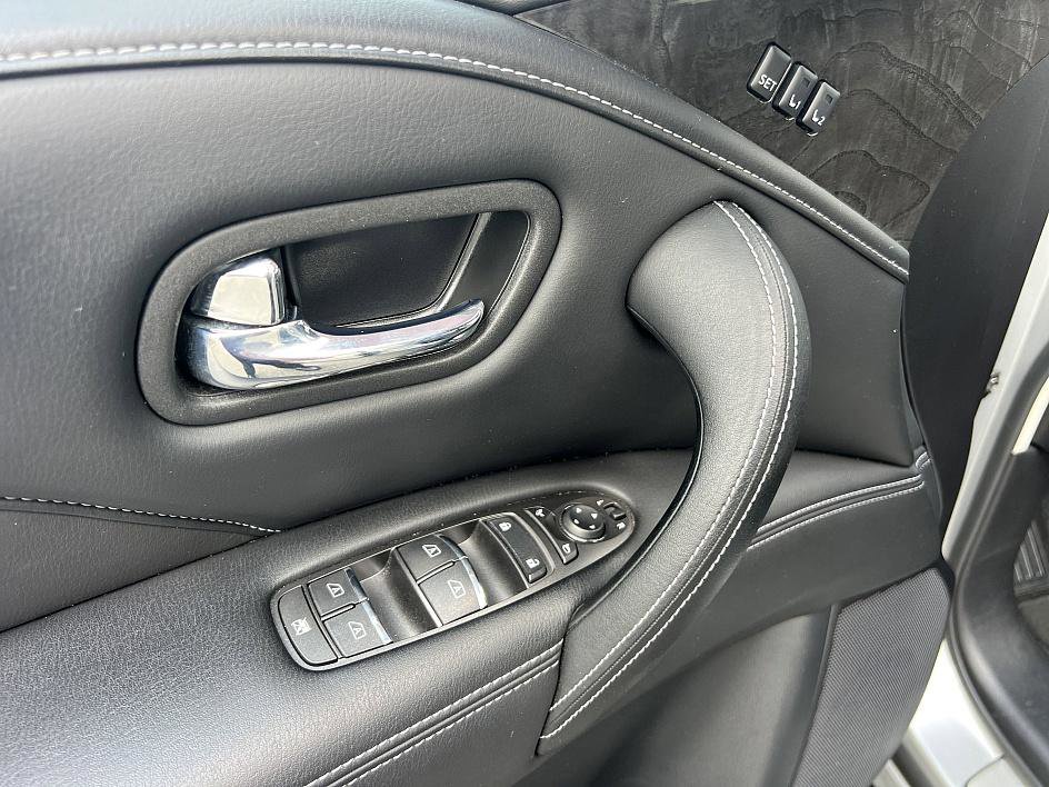 2023 Infiniti QX80 Luxe photo 18