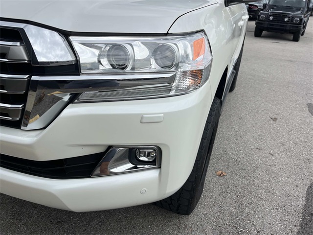 2019 Toyota Land Cruiser Base photo 8
