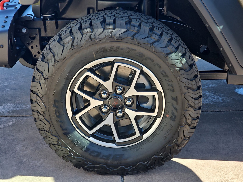 2025 Jeep Wrangler Rubicon photo 32