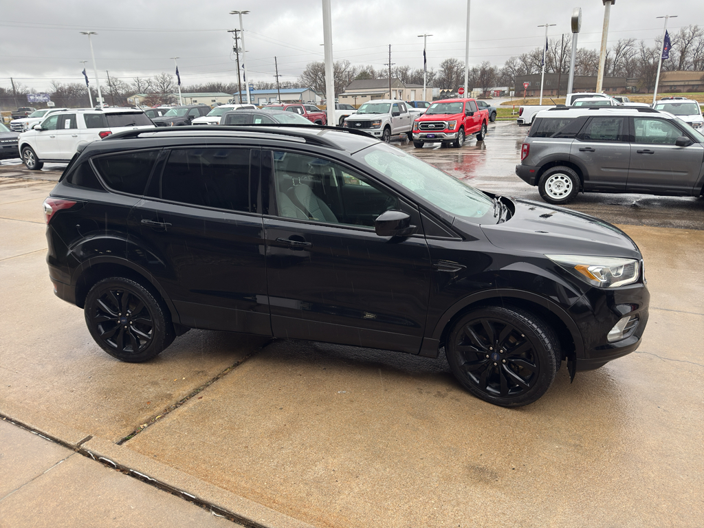 2017 Ford Escape SE photo 3