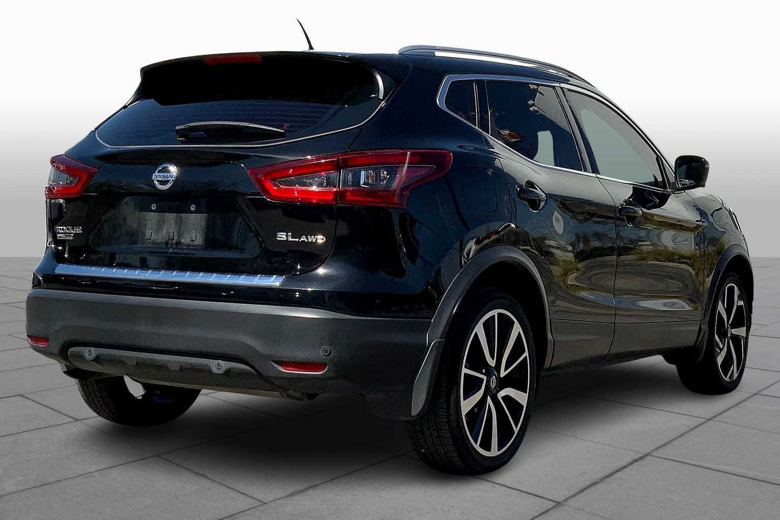 2022 Nissan Rogue Sport SL photo 11