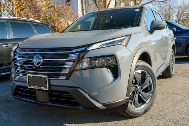 2026 Nissan Rogue SV's photo