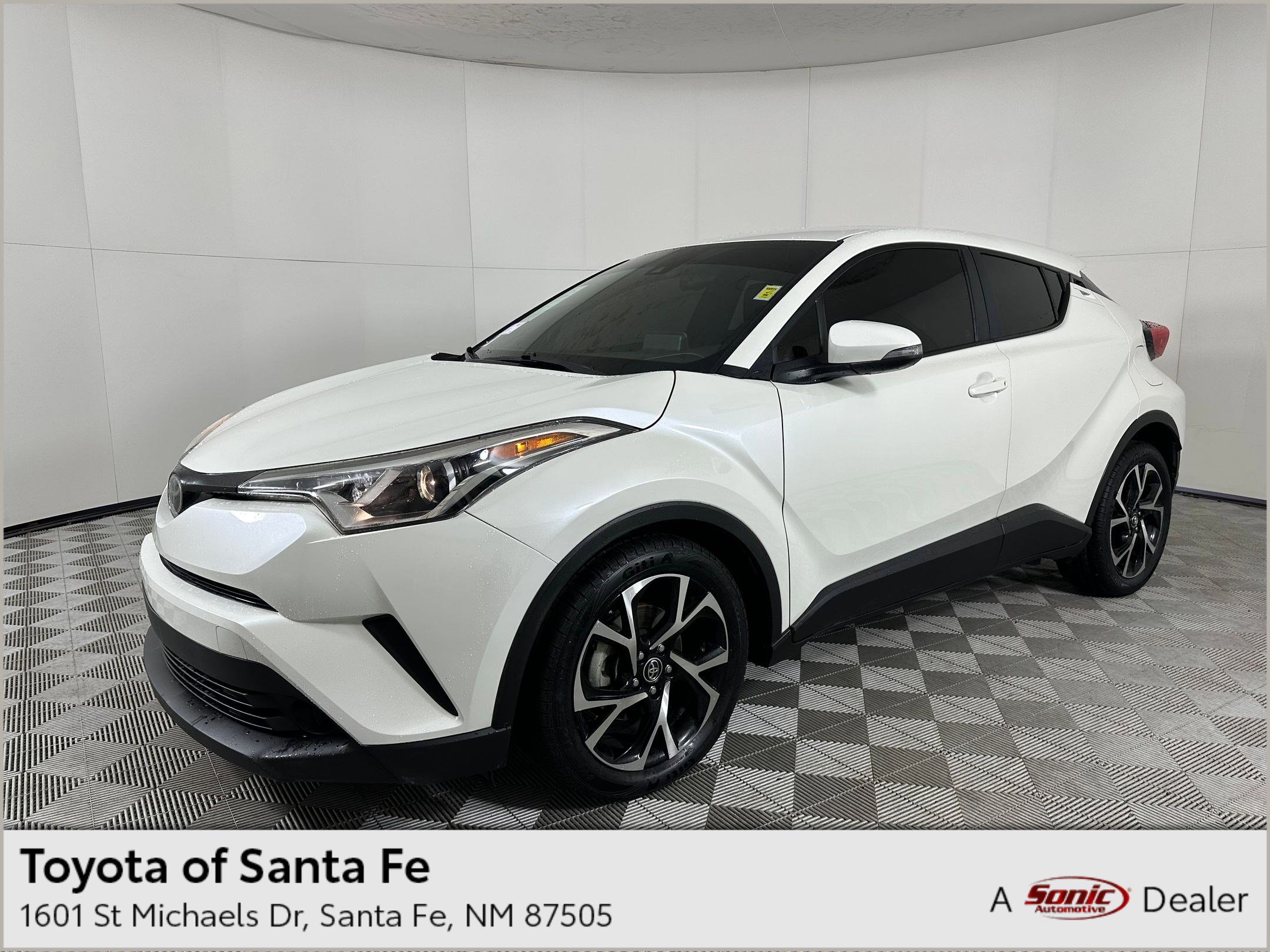 2019 Toyota C-HR XLE's photo