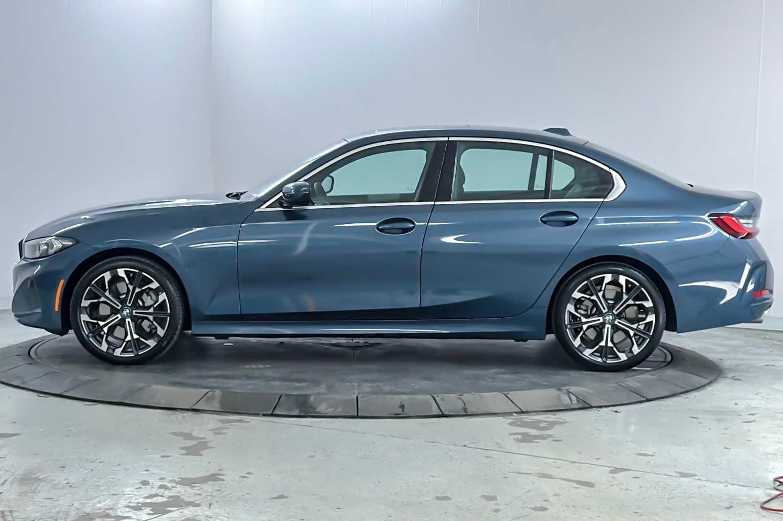 2025 BMW 3 Series 330i