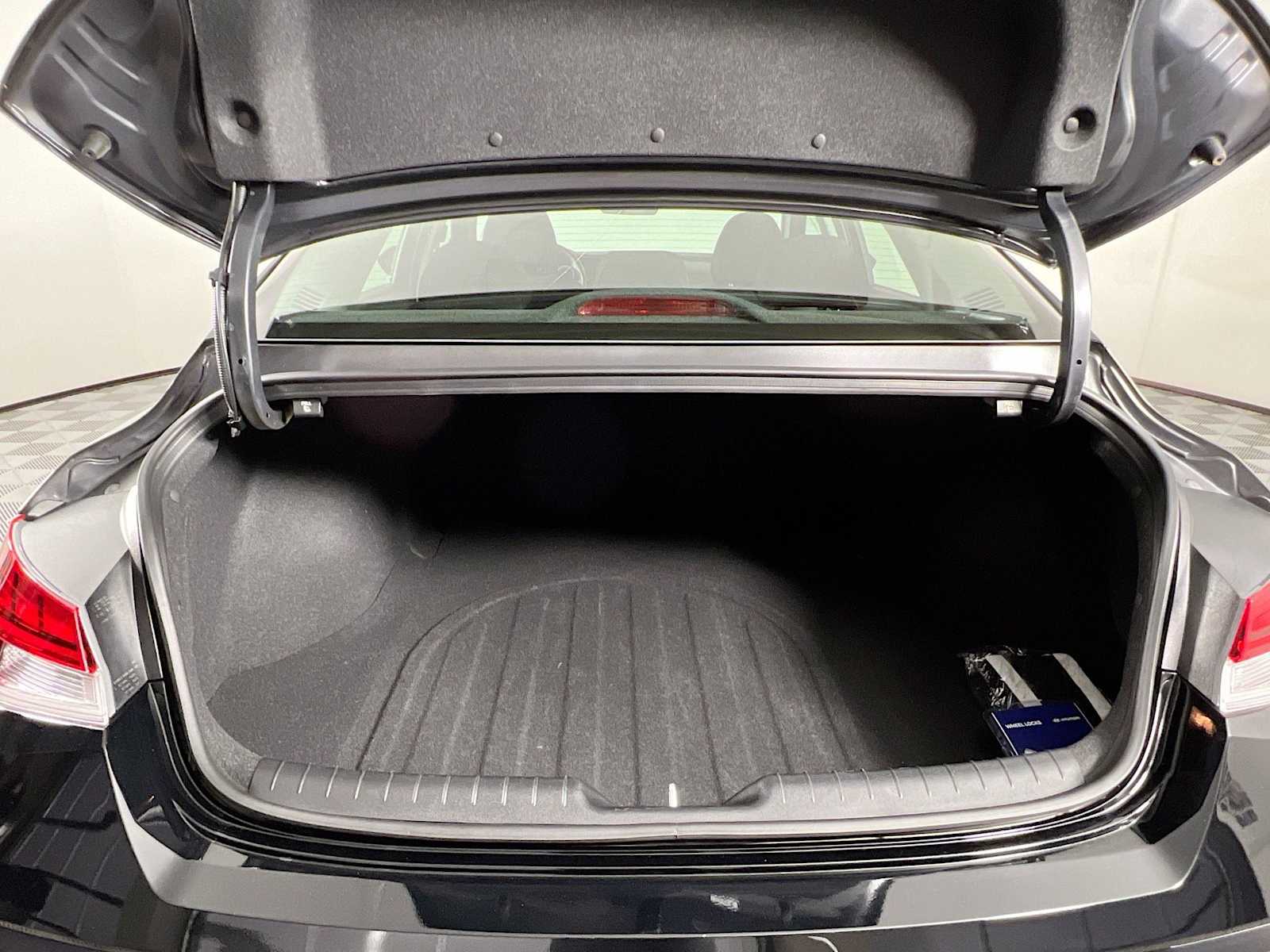 2024 Hyundai Elantra SEL Convenience photo 26