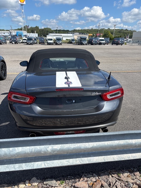 2019 Fiat 124 Spider Classica photo 3