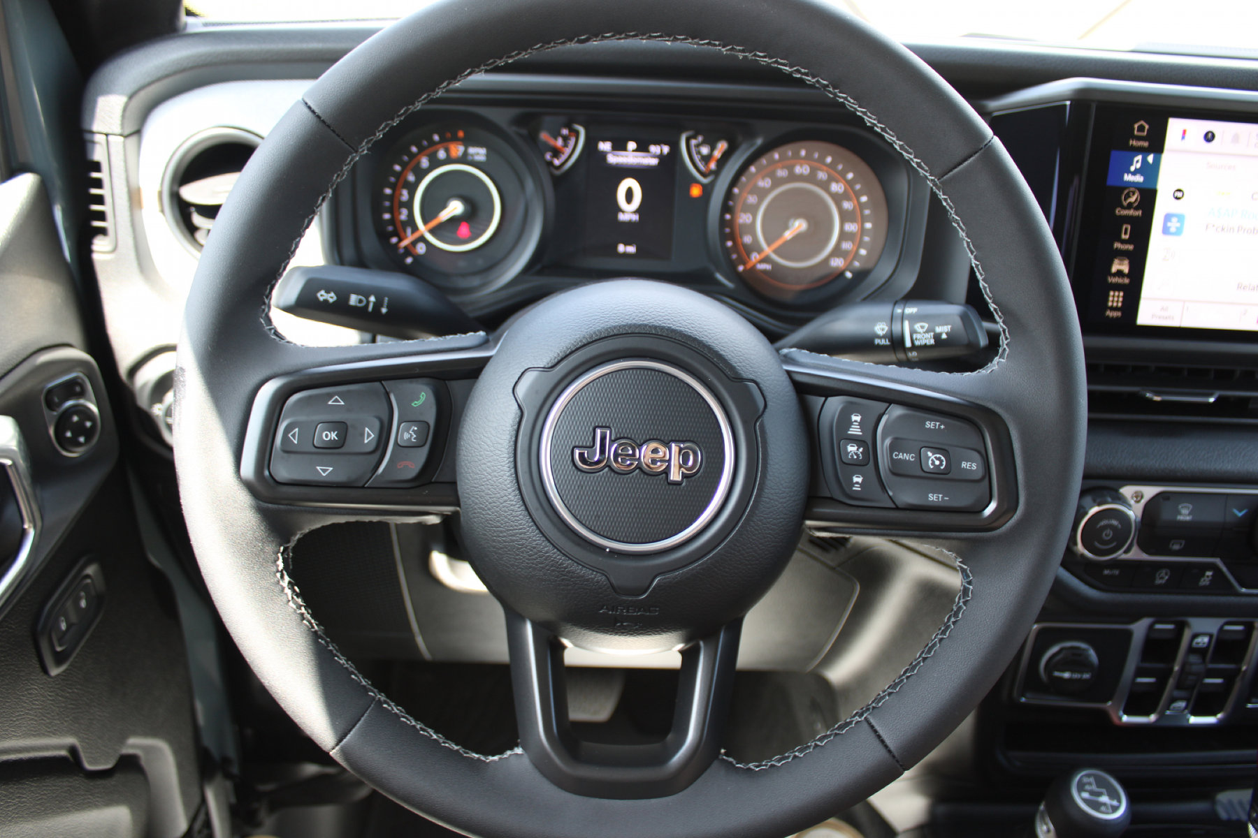 2025 Jeep Gladiator Sport S photo 4