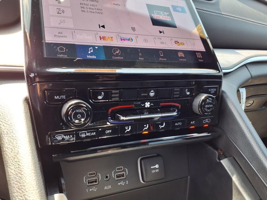 2025 Jeep Grand Cherokee Limited photo 4