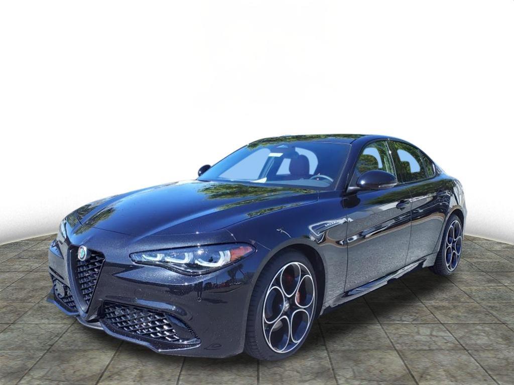 2025 Alfa Romeo Giulia Base's photo
