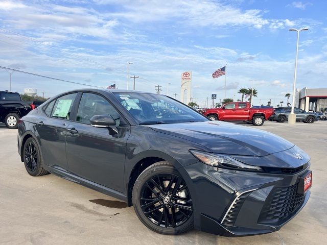 2026 Toyota Camry SE's photo