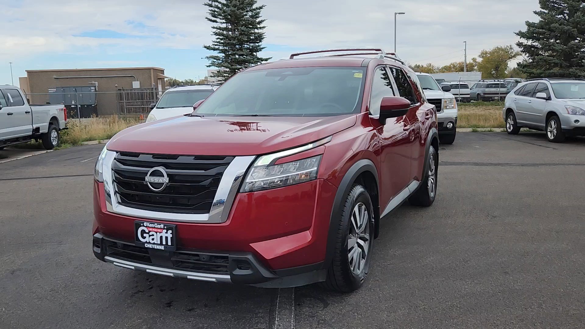 2023 Nissan Pathfinder SL photo 4