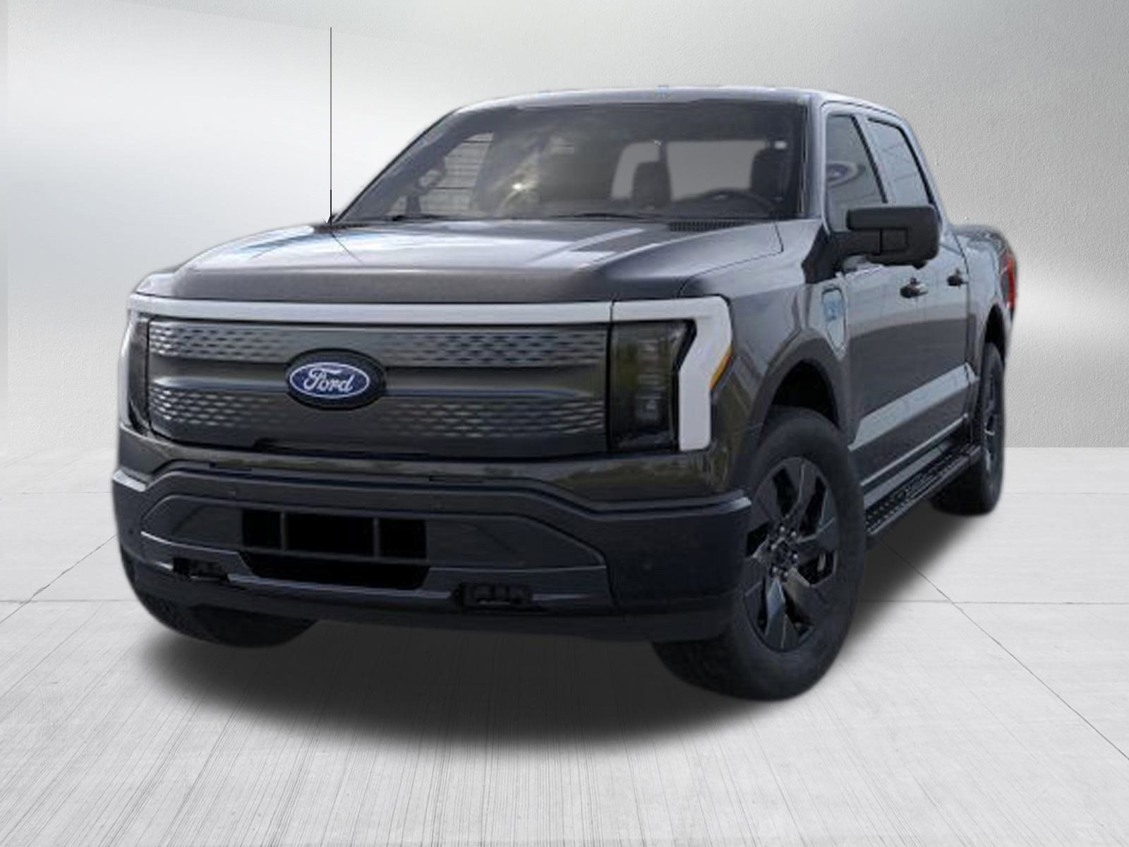 2025 Ford F-150 Lightning photo 3
