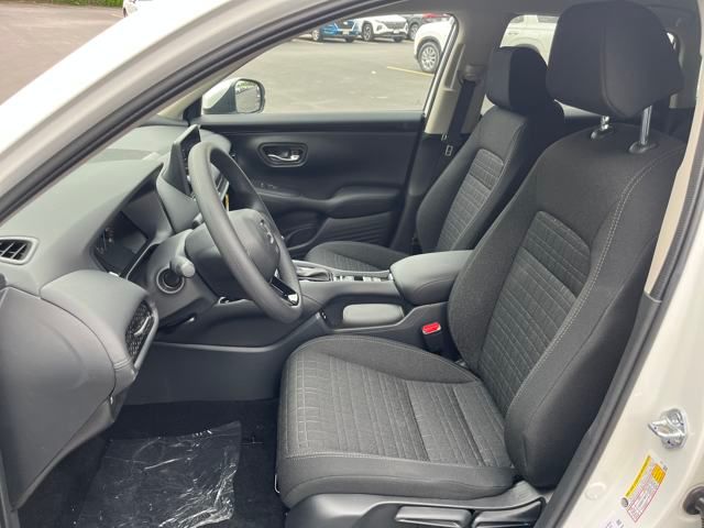 2026 Honda HR-V LX photo 13