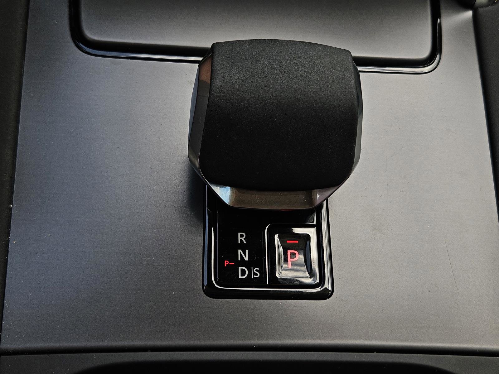 2025 Land Rover Discovery Sport S photo 22