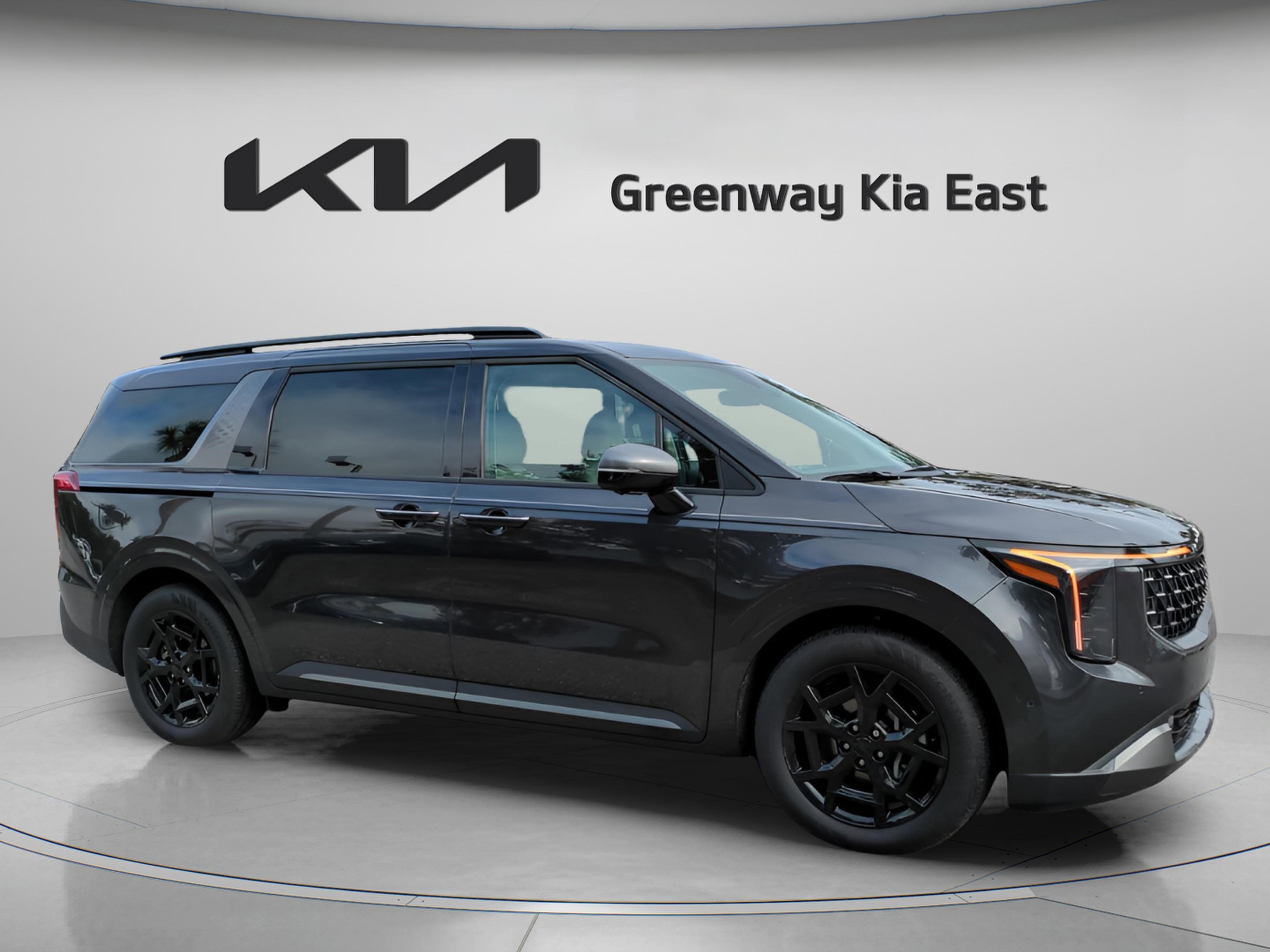 2025 Kia Carnival SX's photo