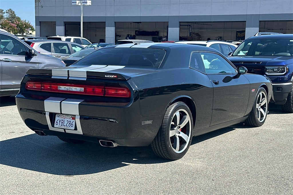 2013 Dodge Challenger SRT8 392 photo 2