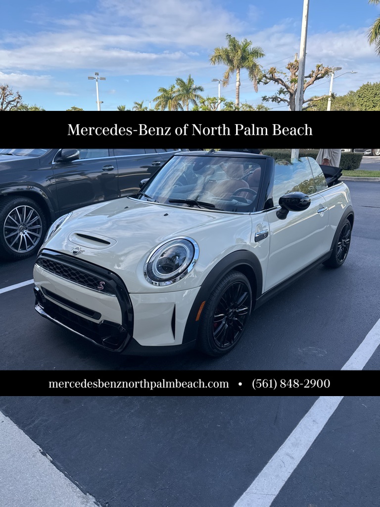 2022 MINI Convertible S's photo