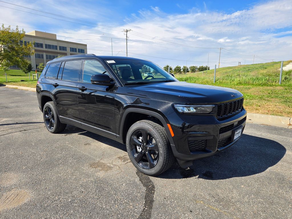 2025 Jeep Grand Cherokee L Altitude's photo