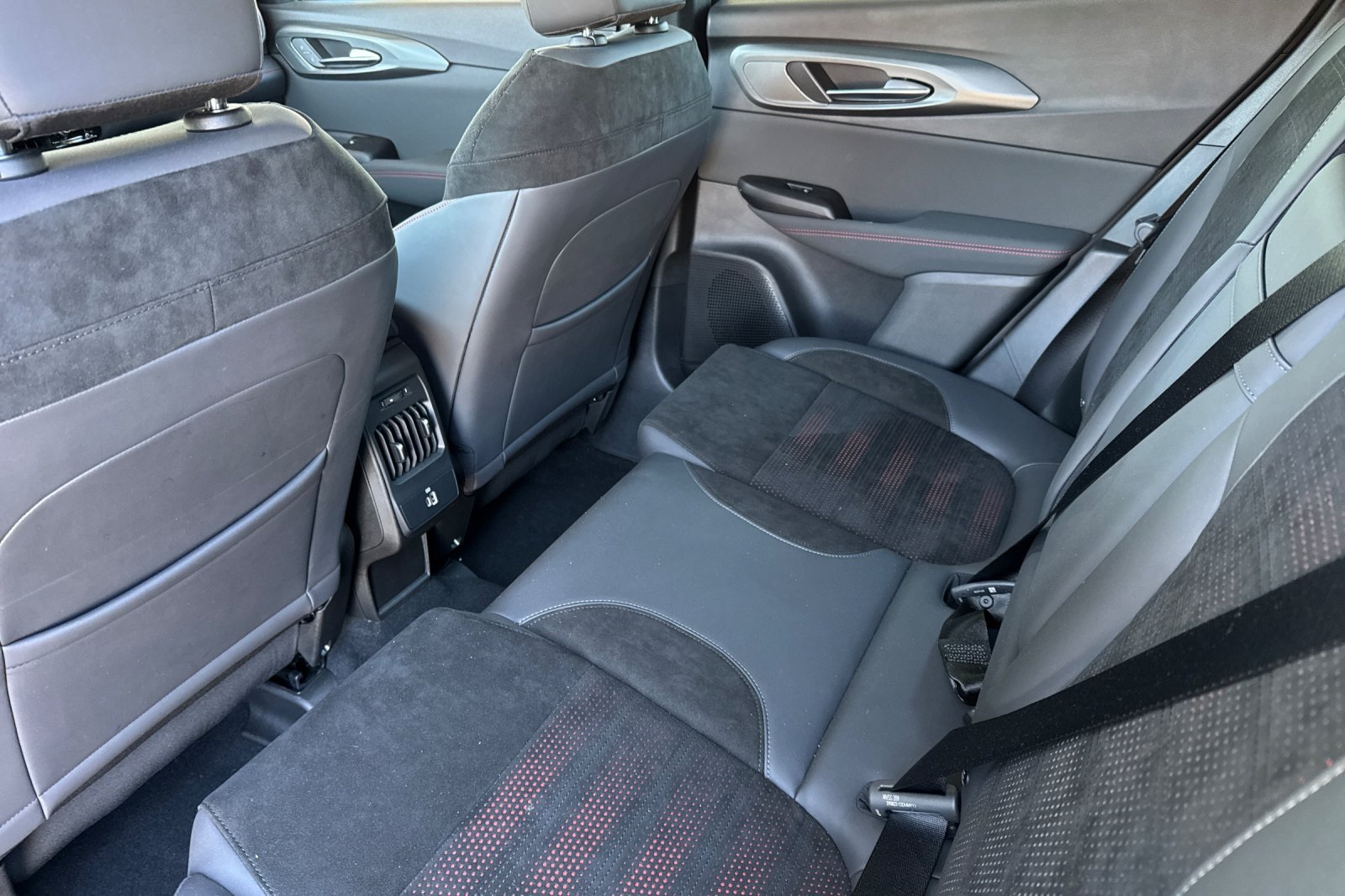 2024 Dodge Hornet GT photo 9