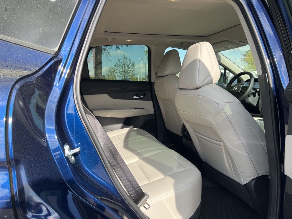 2025 Nissan Murano SL photo 14