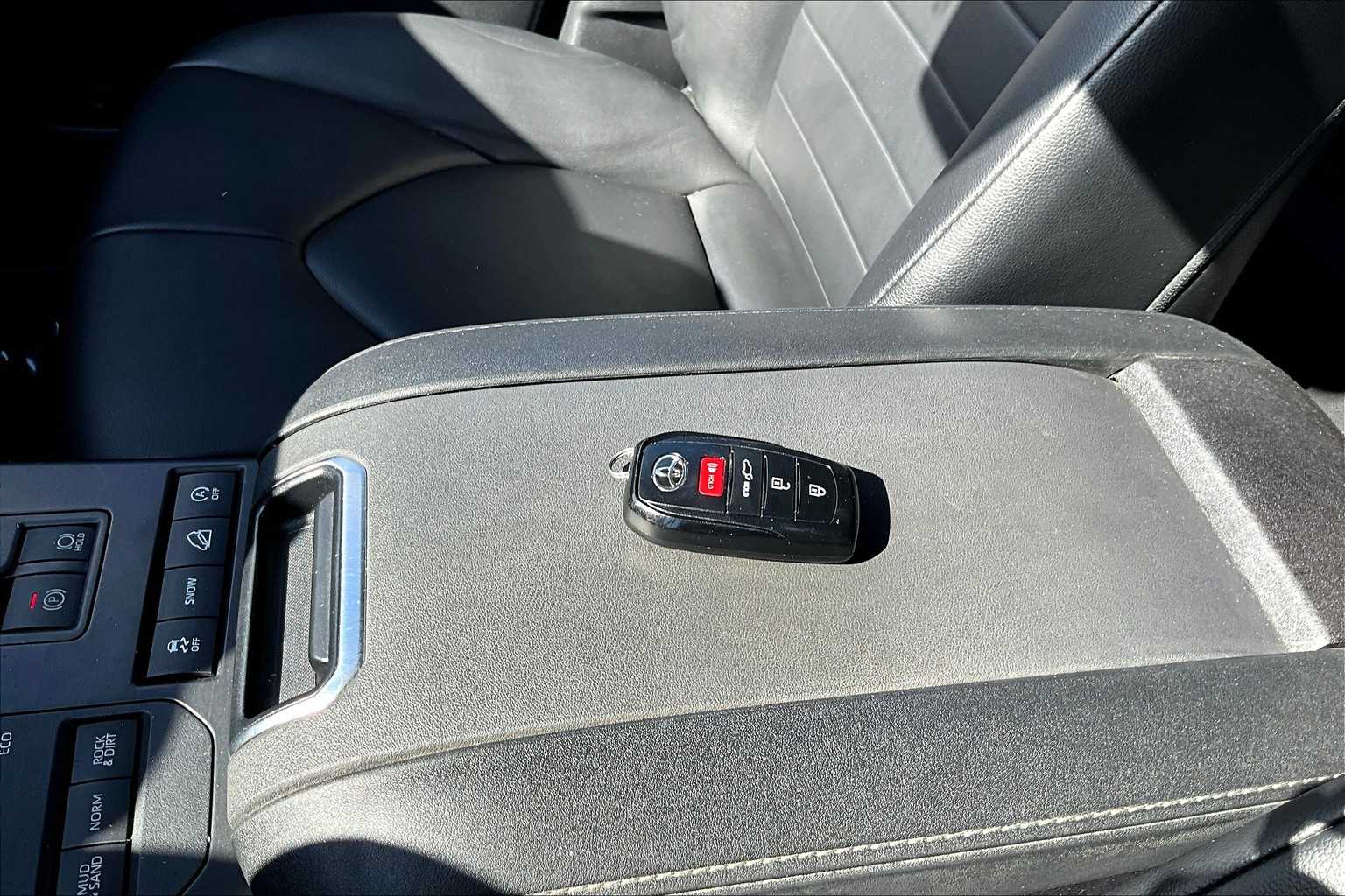 2020 Toyota Highlander XLE photo 6