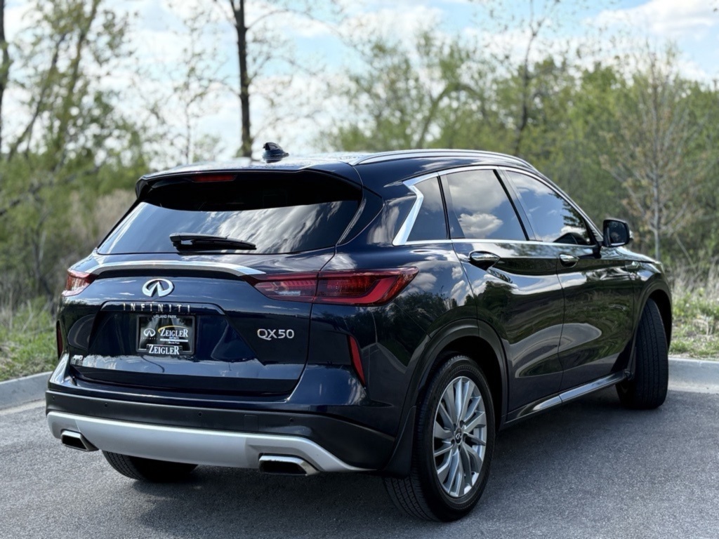 2023 Infiniti QX50 Luxe AWD photo 6