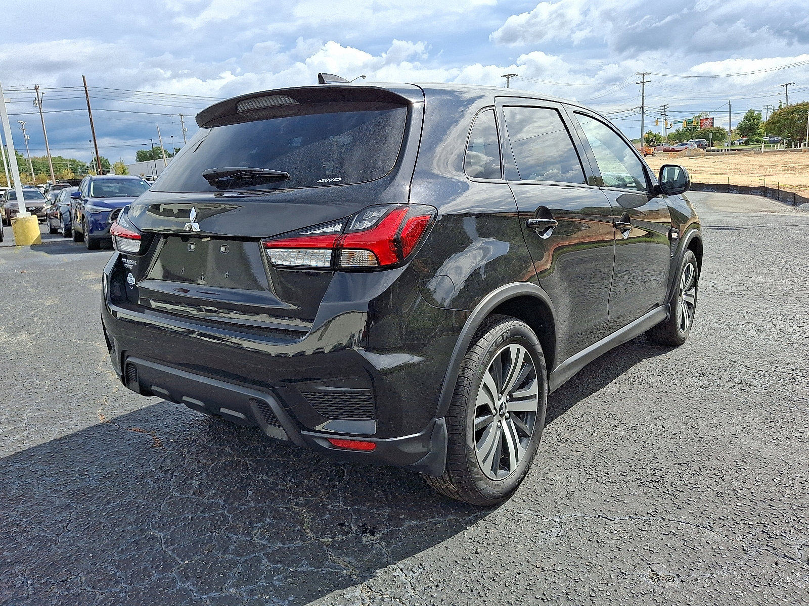 2024 Mitsubishi Outlander Sport ES photo 3
