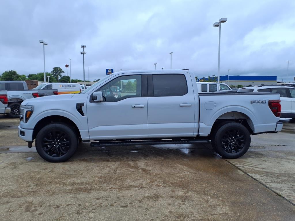 2025 Ford F-150 Lariat photo 2