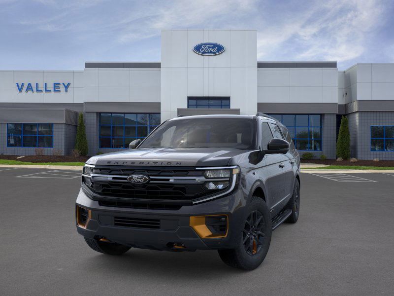 2025 Ford Expedition photo 3