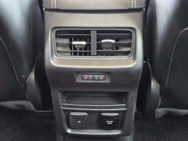 2018 Ford Edge Titanium photo 16