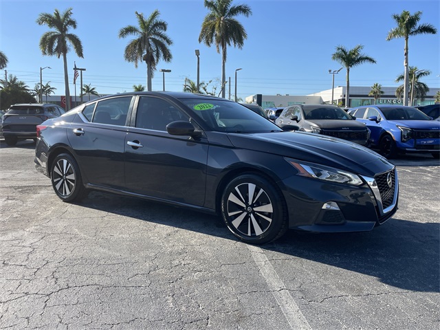 2022 Nissan Altima SV