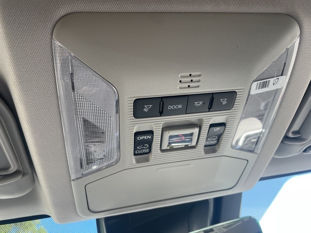 2025 Toyota RAV4 XLE photo 26