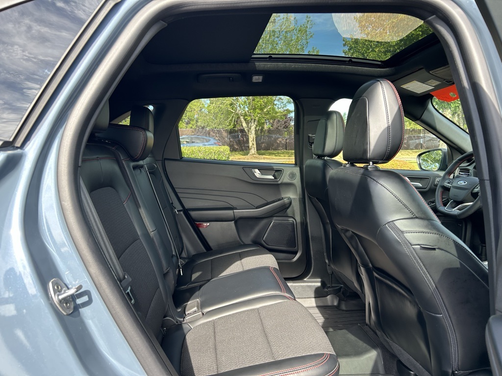 2024 Ford Escape ST-Line Select photo 28