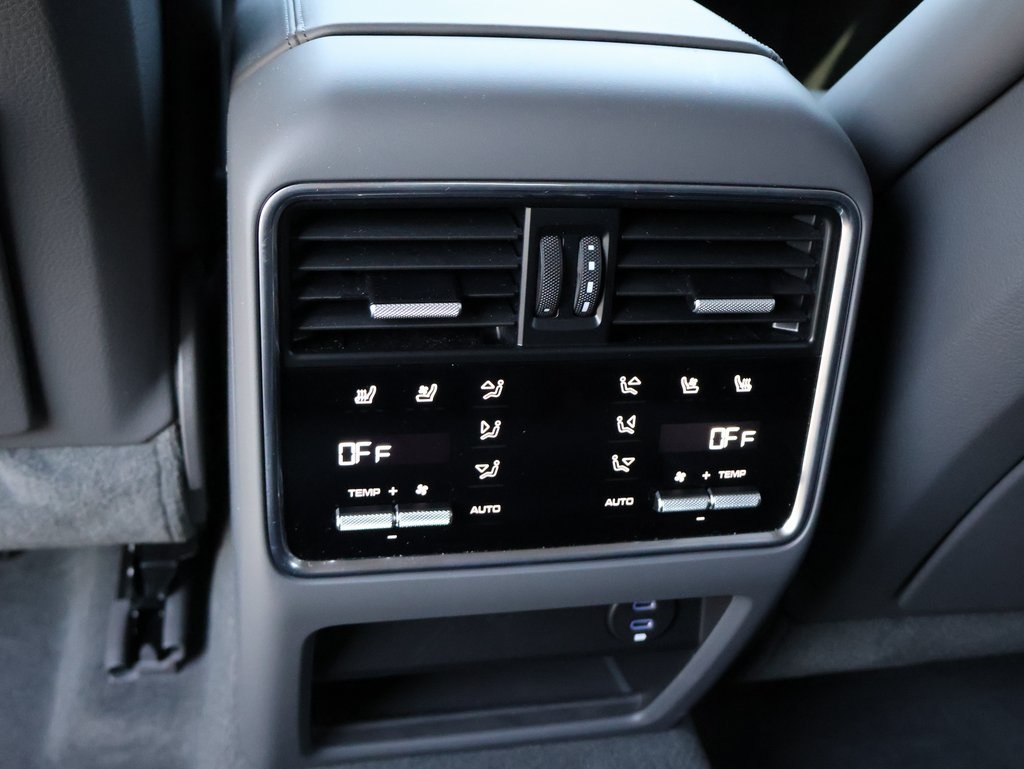 2023 Porsche Cayenne E-Hybrid photo 21