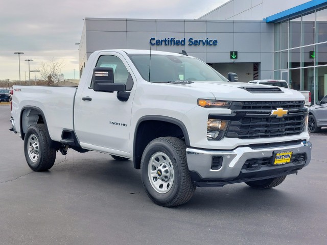 2025 Chevrolet Silverado 3500HD photo 2