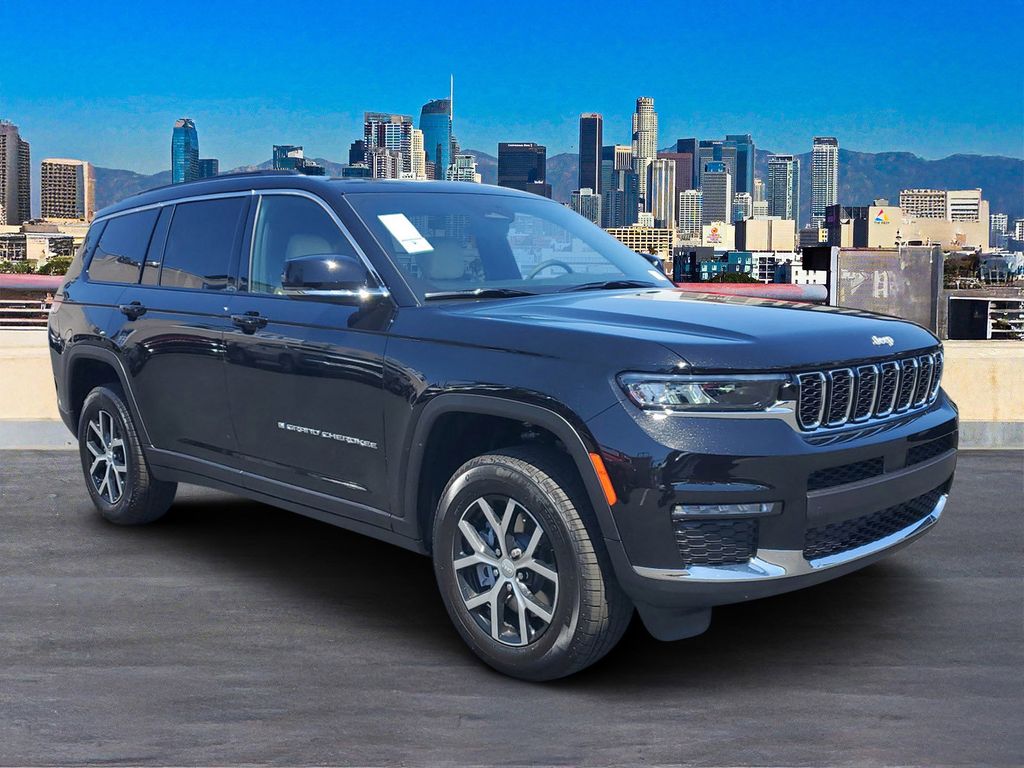 2025 Jeep Grand Cherokee Limited photo 3