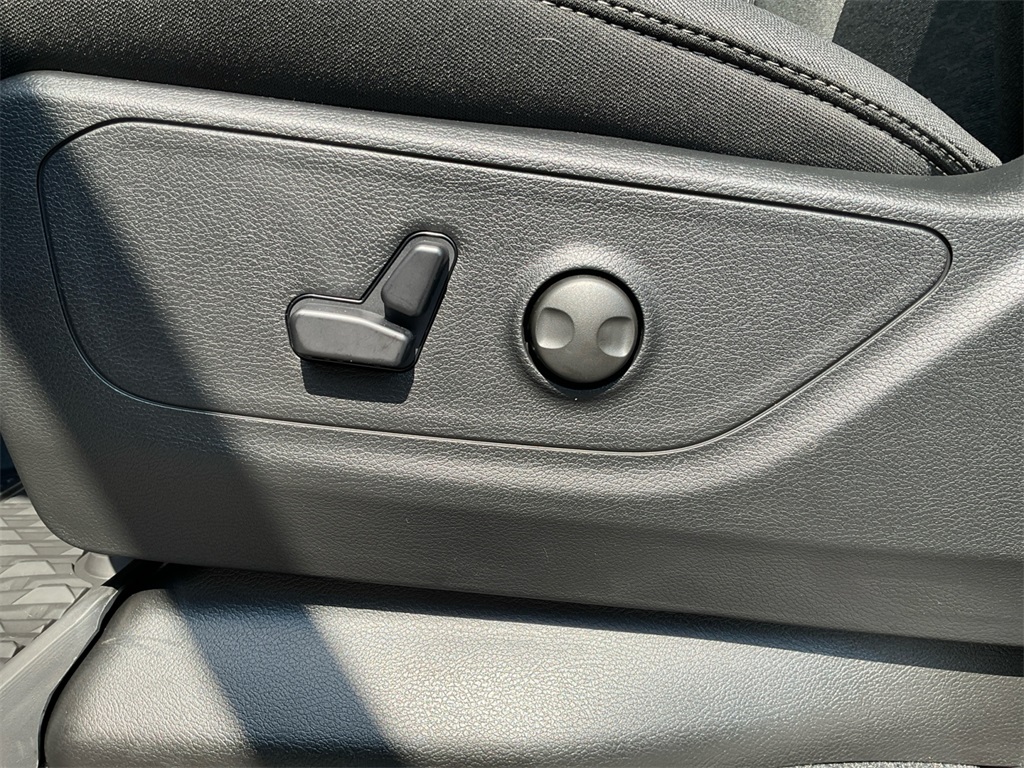 2025 Ram 1500 Big Horn Lone Star photo 25
